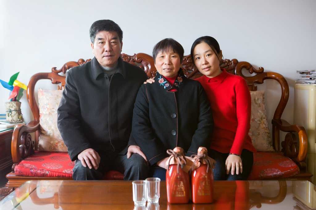 1509414379706237.jpg 羅瑾一家.jpg